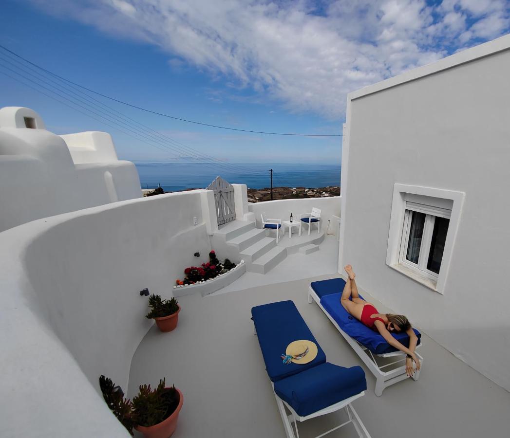 White Swallow Suite Santorini Vourvoúlos 외부 사진