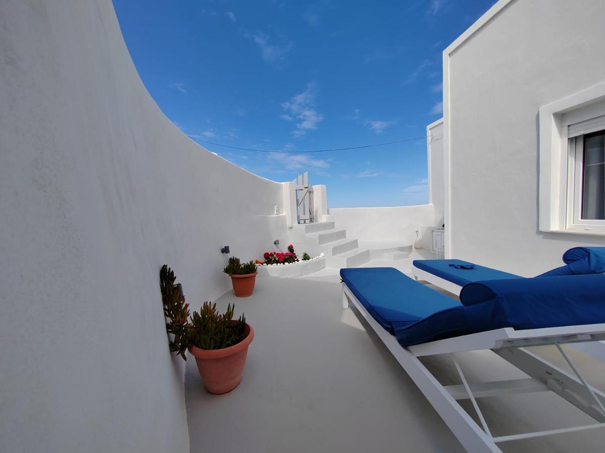 White Swallow Suite Santorini Vourvoúlos 외부 사진